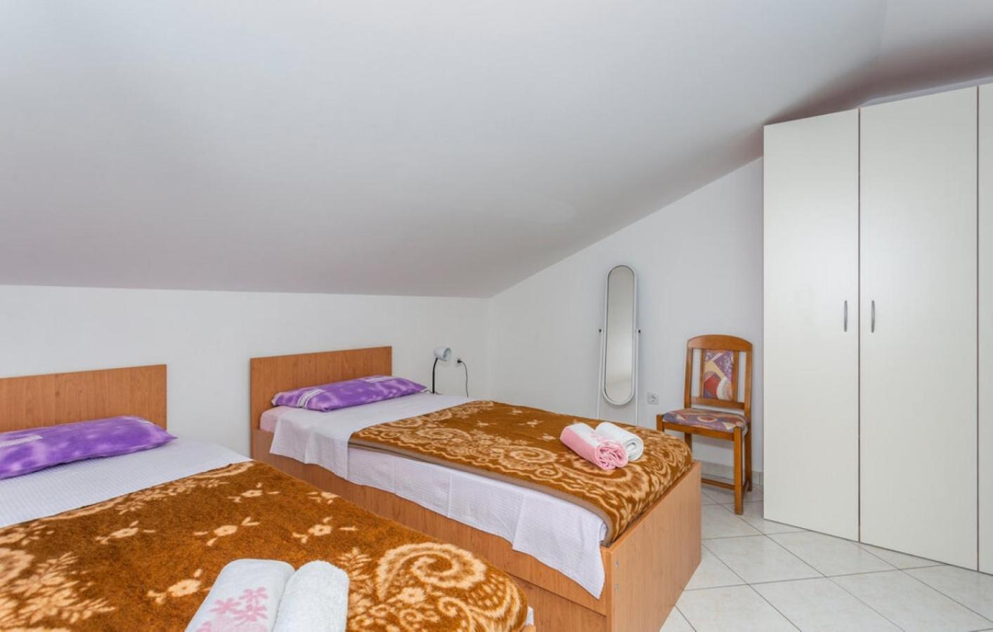 Guest House Lucija Banjol Zewnętrze zdjęcie