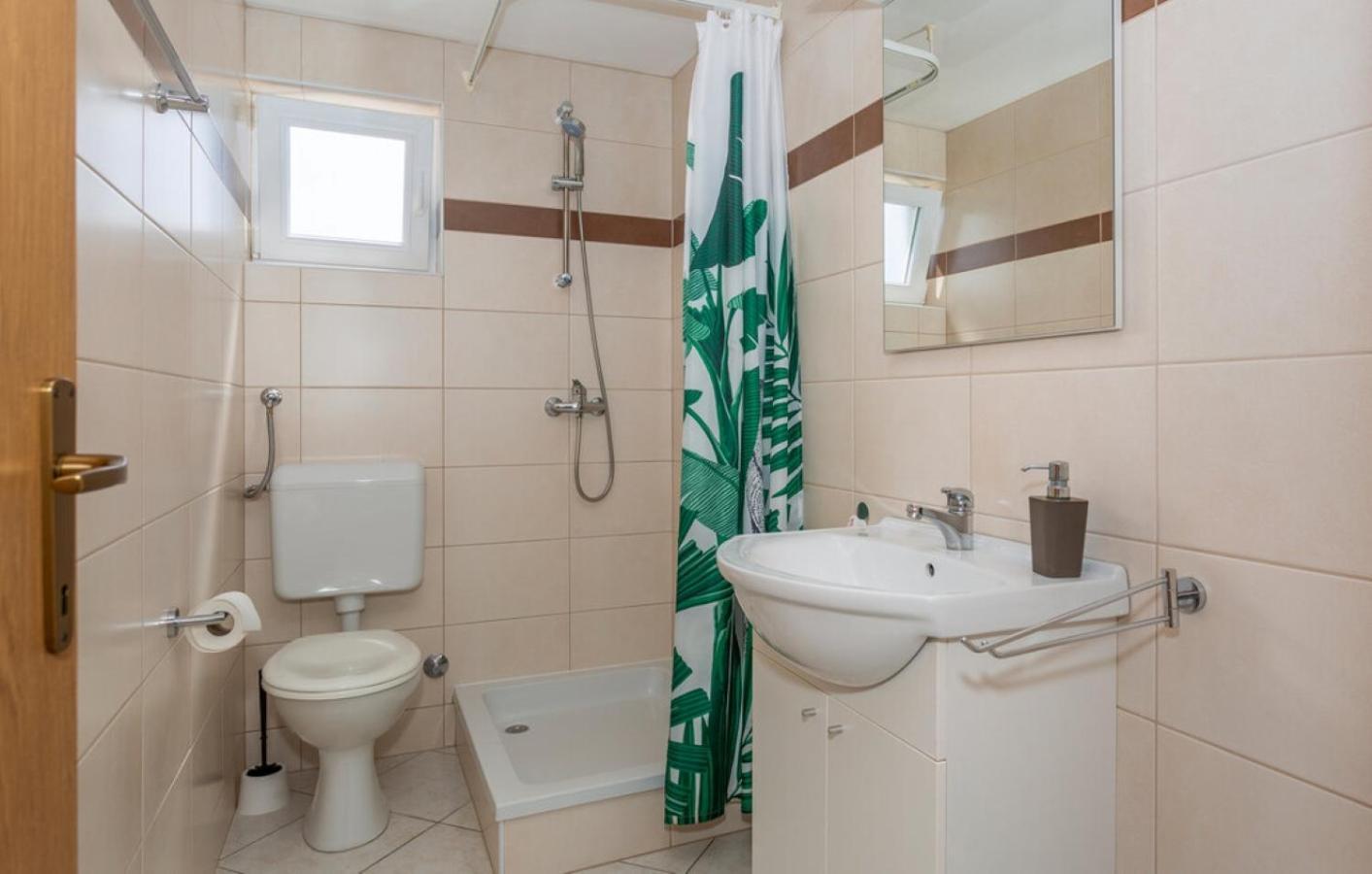 Guest House Lucija Banjol Zewnętrze zdjęcie