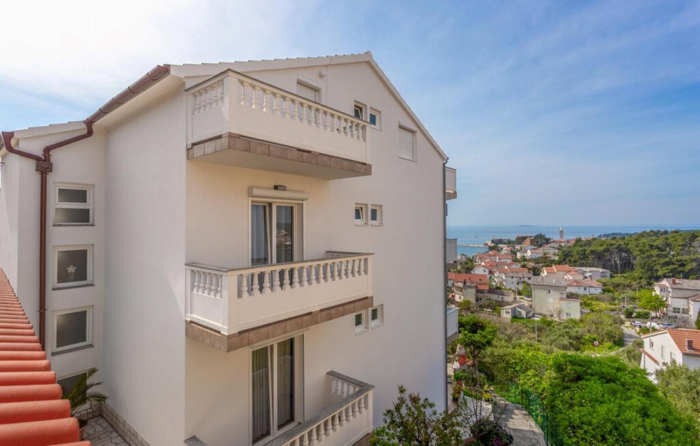 Guest House Lucija Banjol Zewnętrze zdjęcie