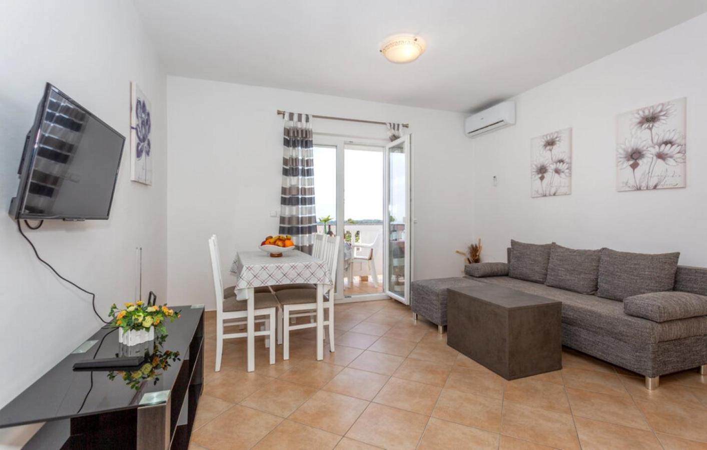 Guest House Lucija Banjol Zewnętrze zdjęcie