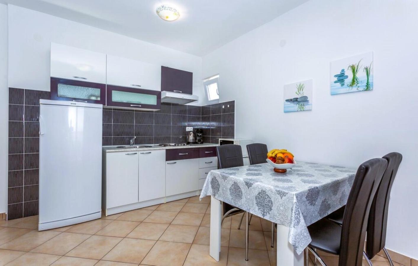 Guest House Lucija Banjol Zewnętrze zdjęcie