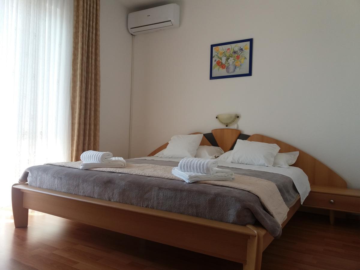 Guest House Lucija Banjol Zewnętrze zdjęcie